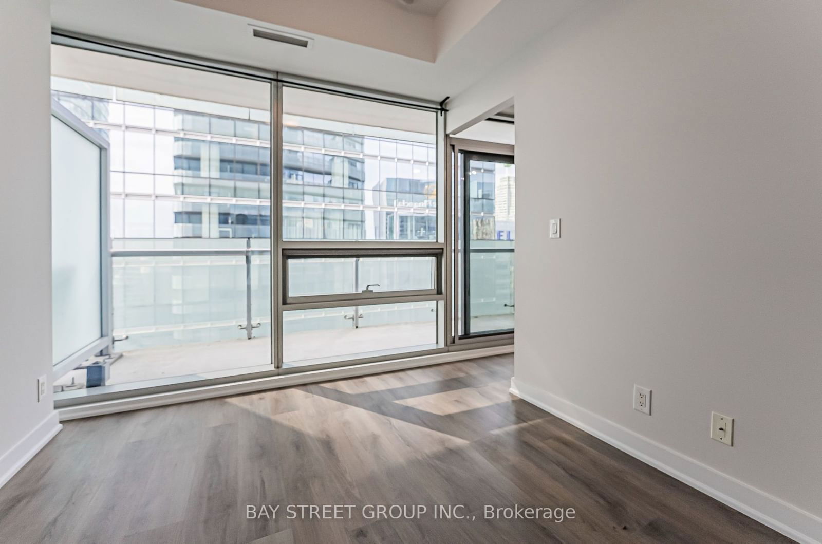 14 York St, unit 3809 for sale