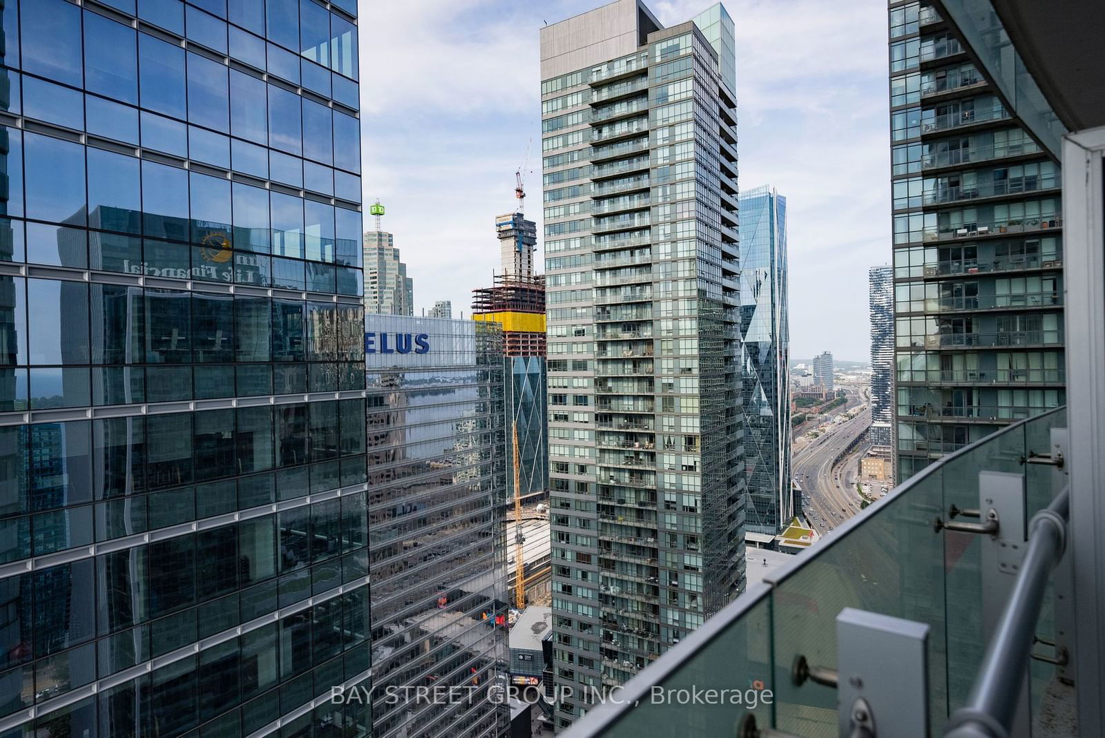 14 York St, unit 3809 for sale