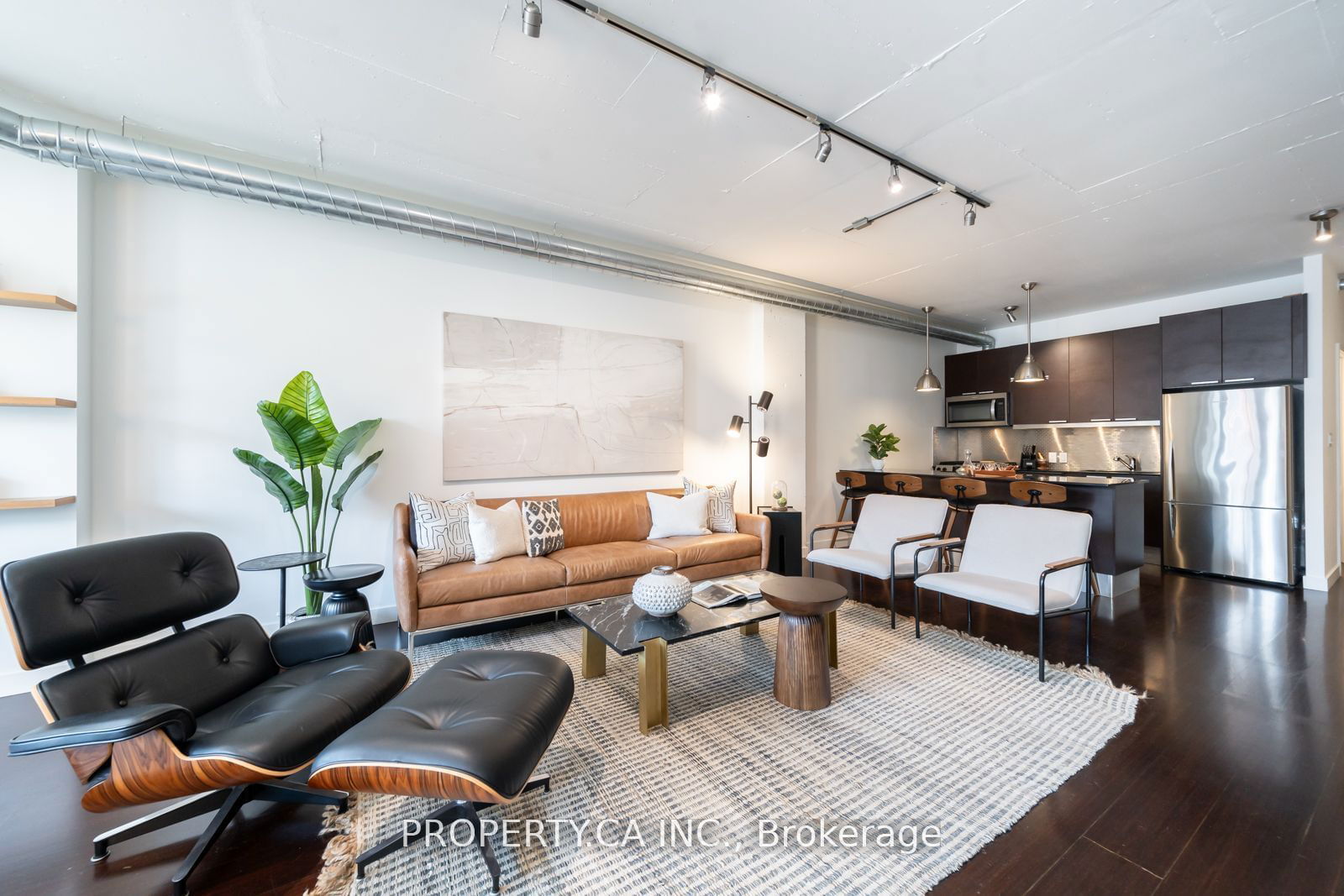 169 John St, unit 805 for sale - image #2