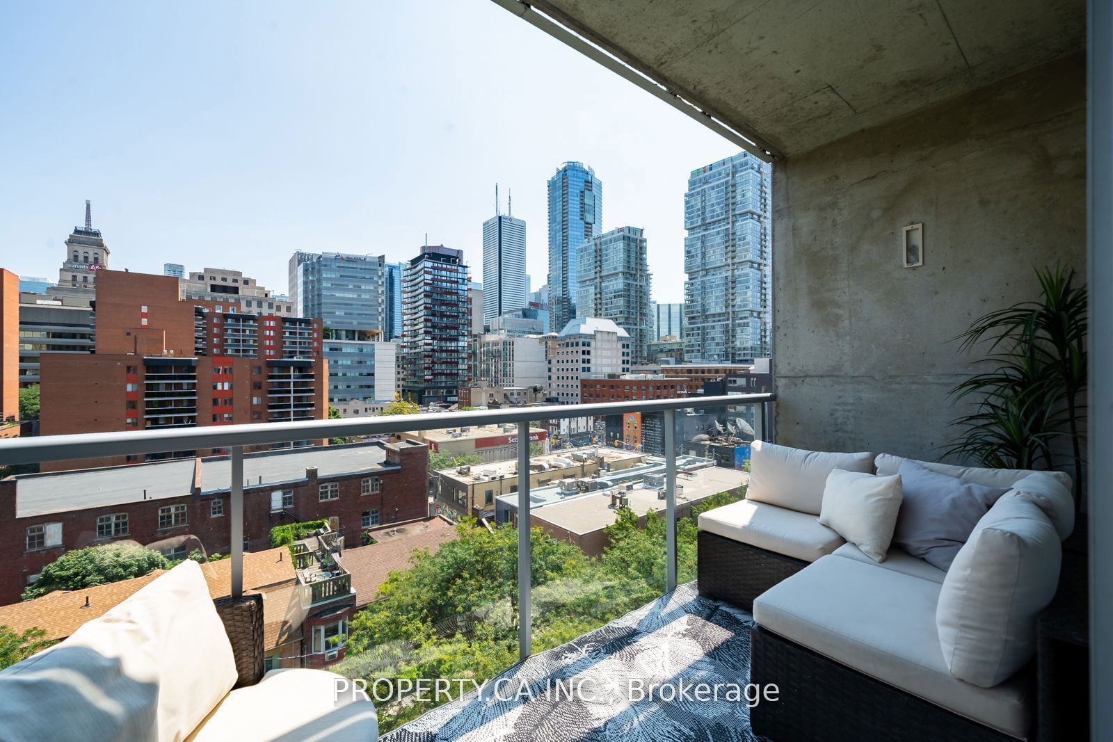 169 John St, unit 805 for sale