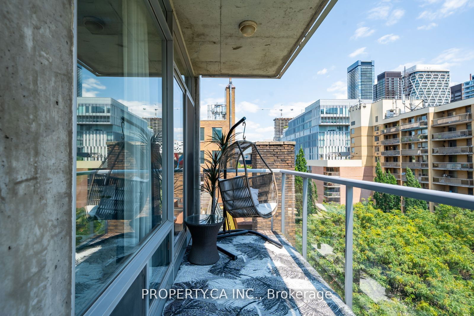 169 John St, unit 805 for sale - image #32