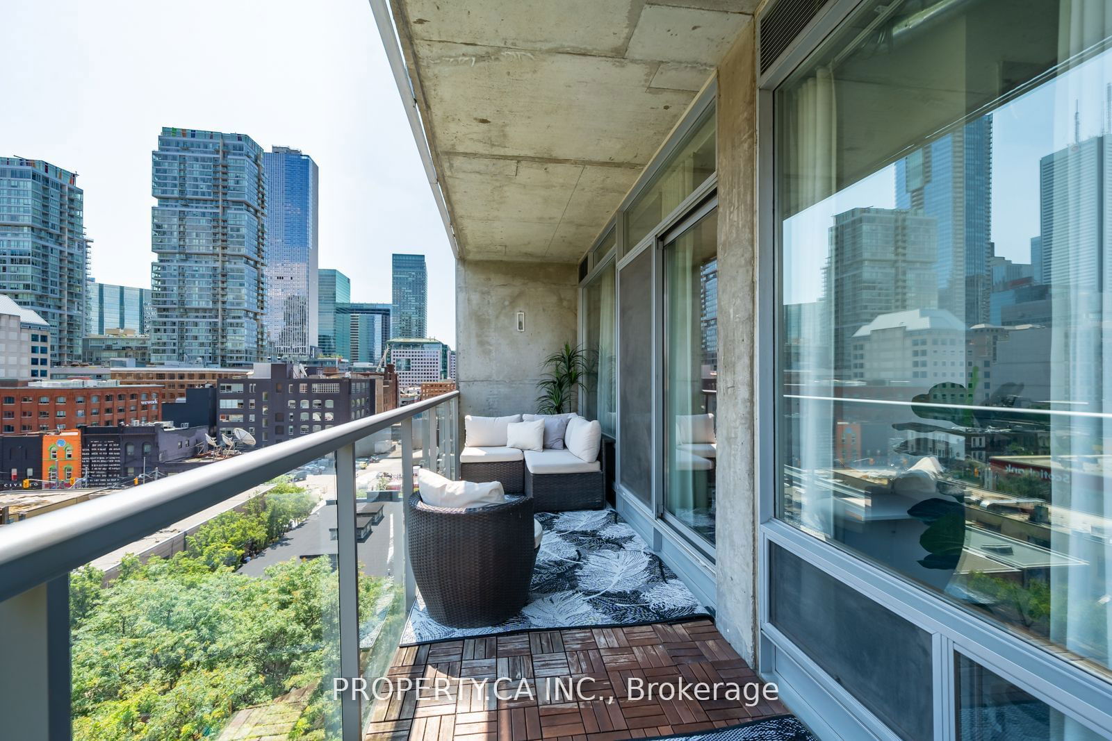 169 John St, unit 805 for sale - image #33