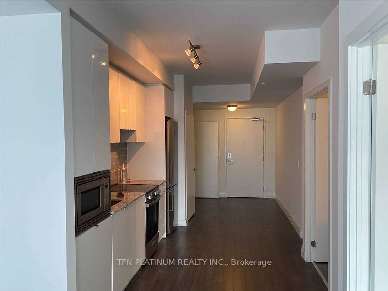 49 East Liberty St, unit 605 for rent - image #5