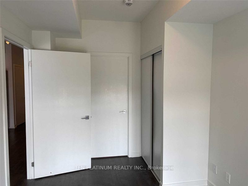 49 East Liberty St, unit 605 for rent - image #8