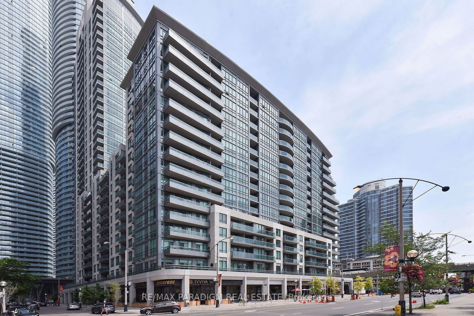 25 Lower Simcoe St, unit 302 for rent - image #1