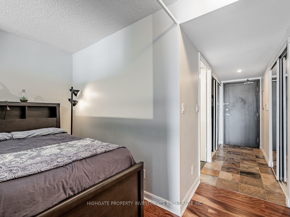 210 Victoria St, unit 3409 for rent - image #5