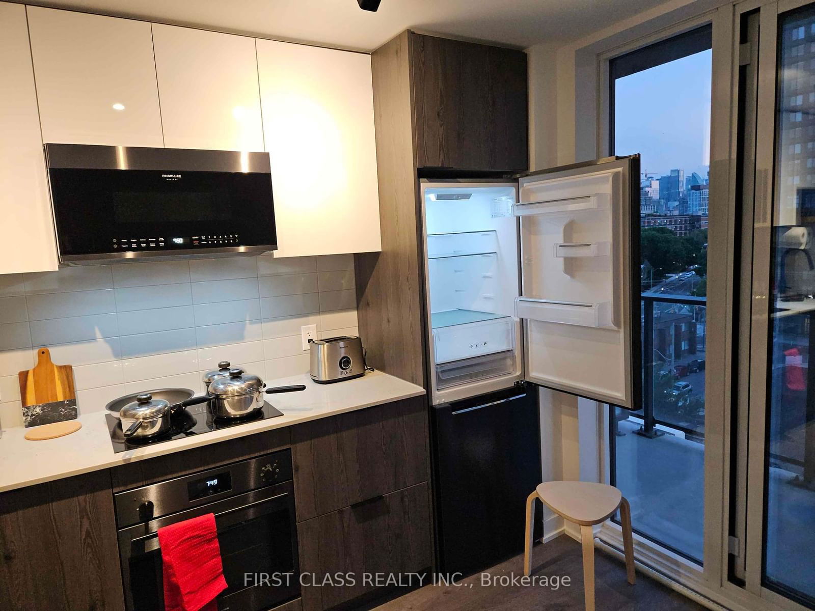 5 Defries St, unit 717 for rent - image #8