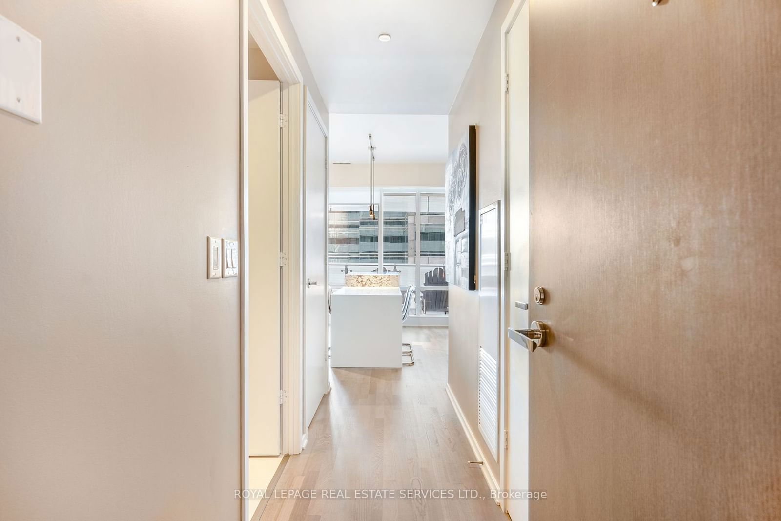 1 Bloor St E, unit 1102 for rent - image #5