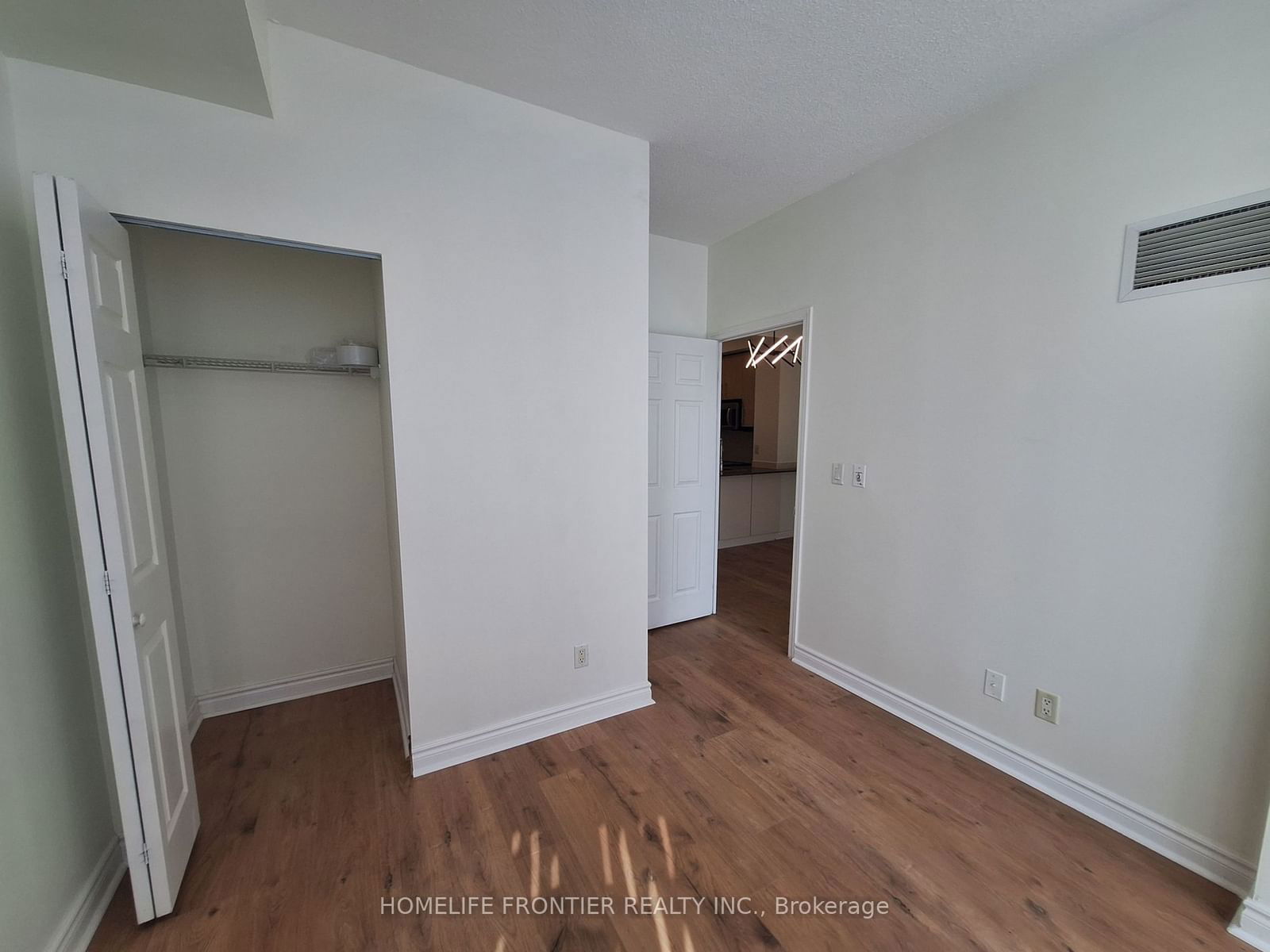 18 Holmes Ave, unit 1009 for sale - image #13