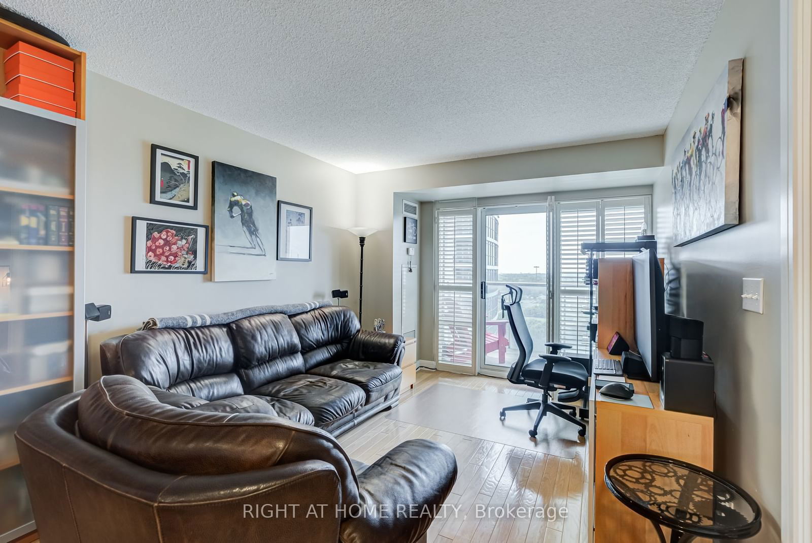 18 Harrison Garden Blvd, unit 1109 for sale