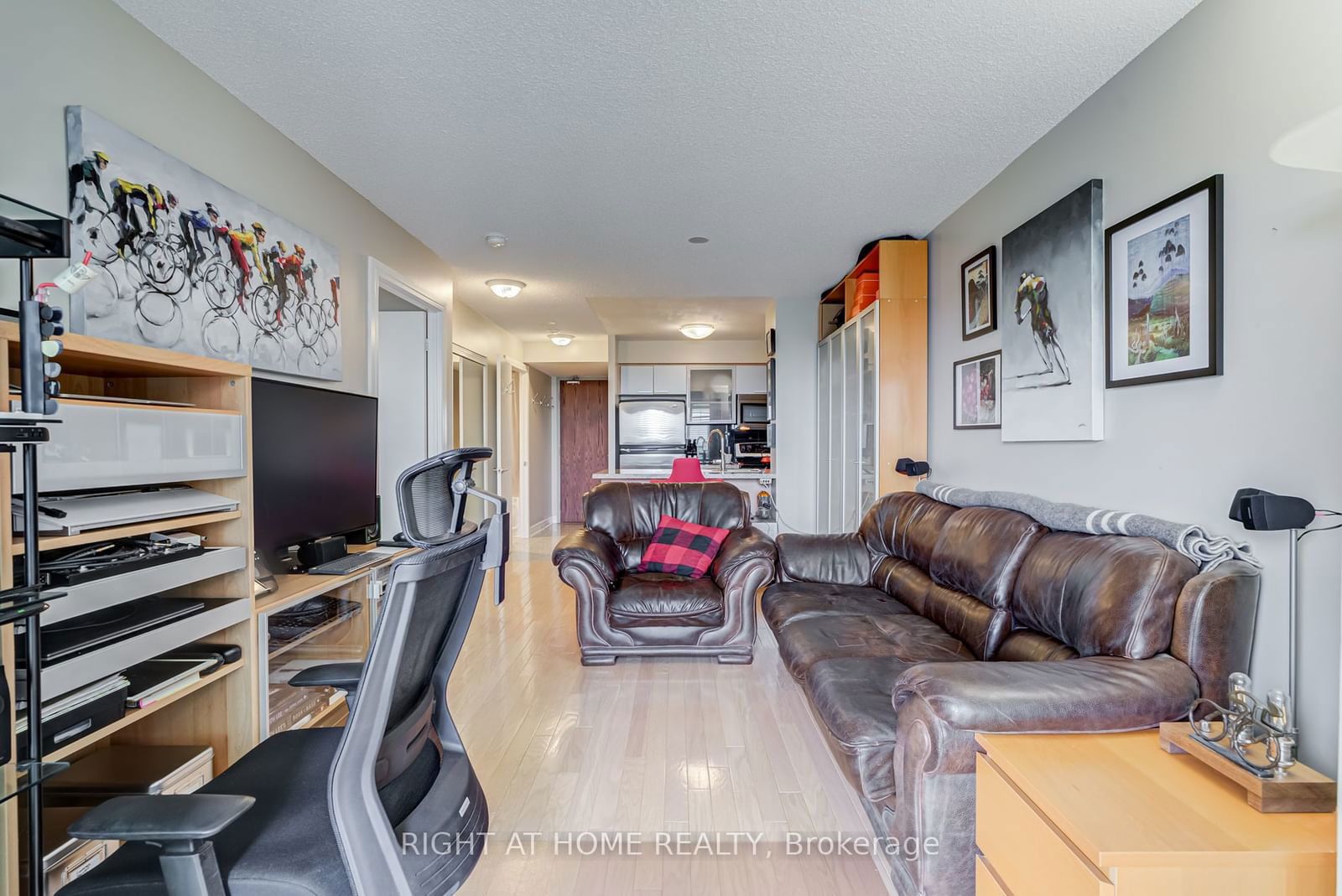 18 Harrison Garden Blvd, unit 1109 for sale - image #16