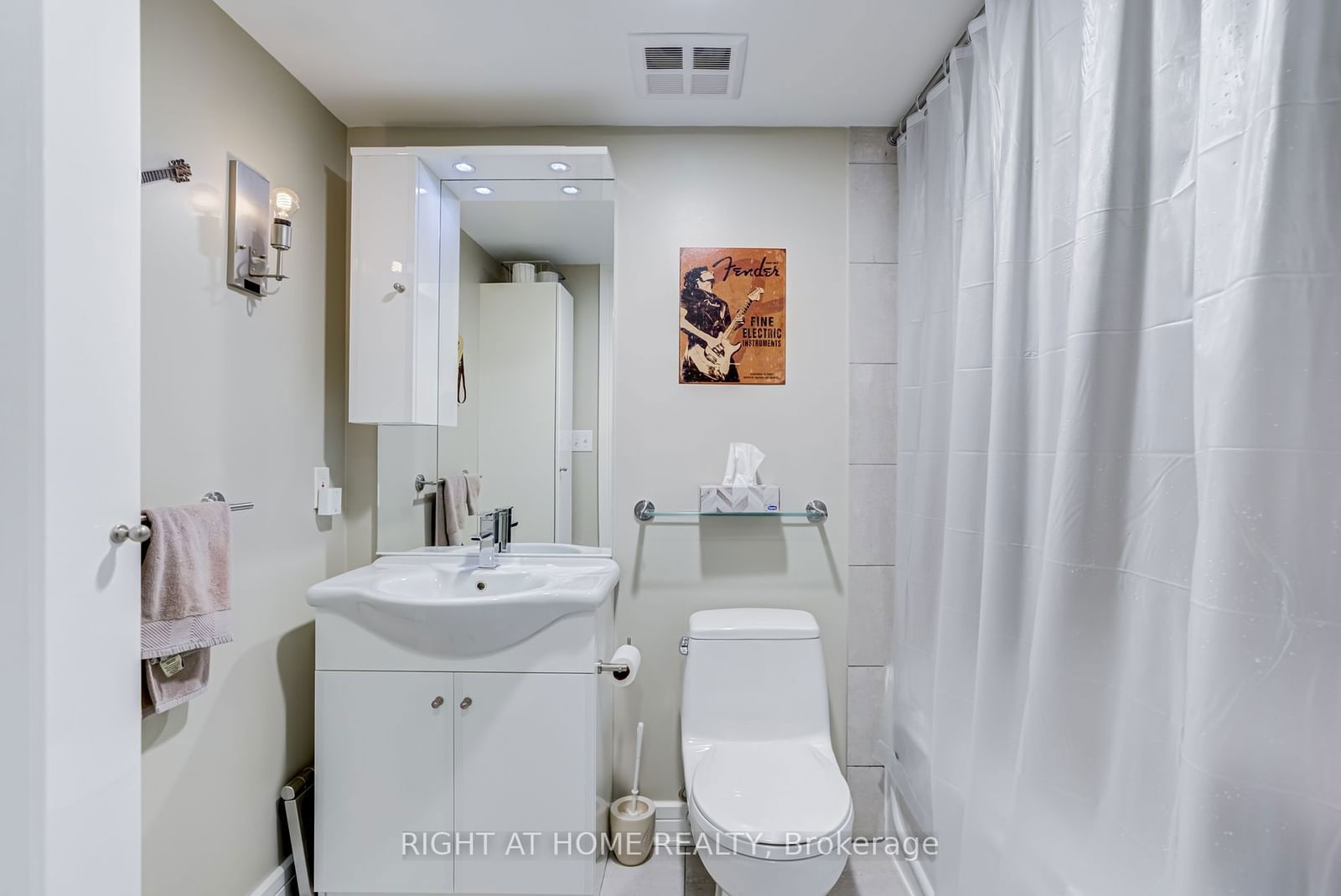 18 Harrison Garden Blvd, unit 1109 for sale - image #17