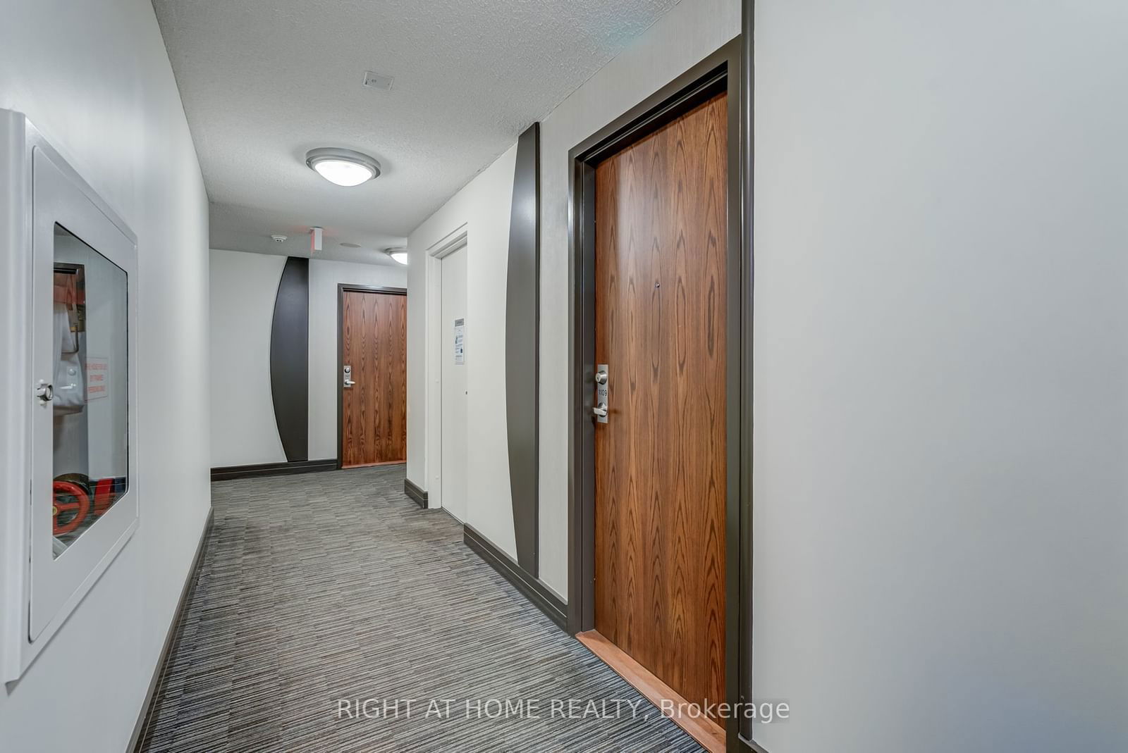 18 Harrison Garden Blvd, unit 1109 for sale - image #4