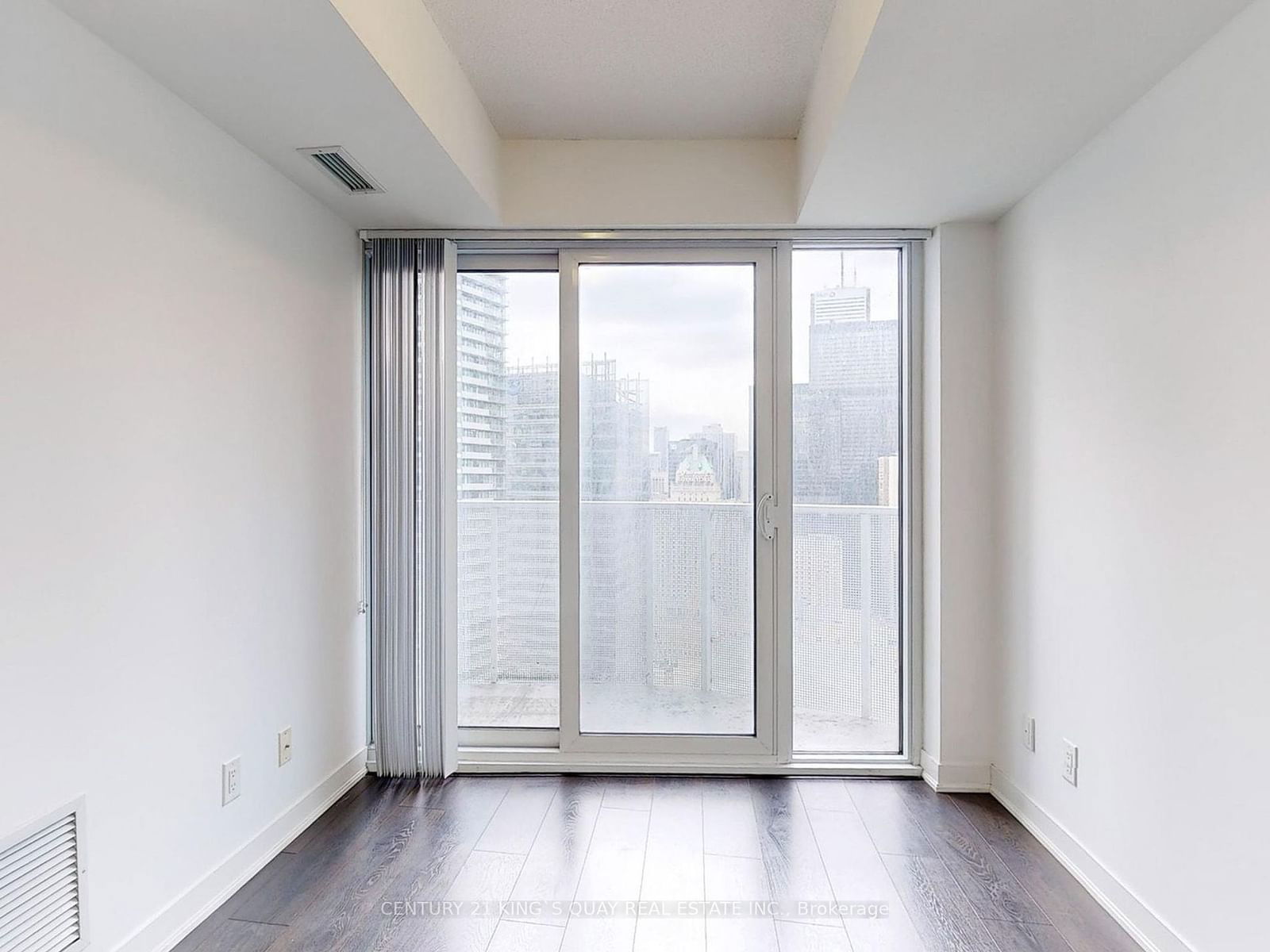 88 Harbour St, unit 3402 for rent