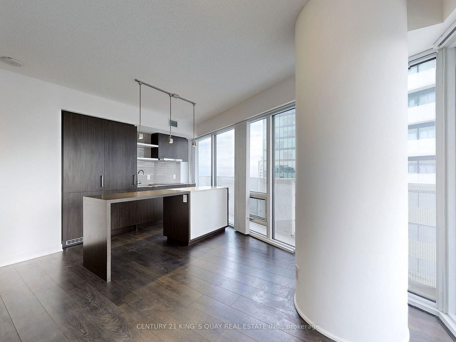 88 Harbour St, unit 3402 for rent