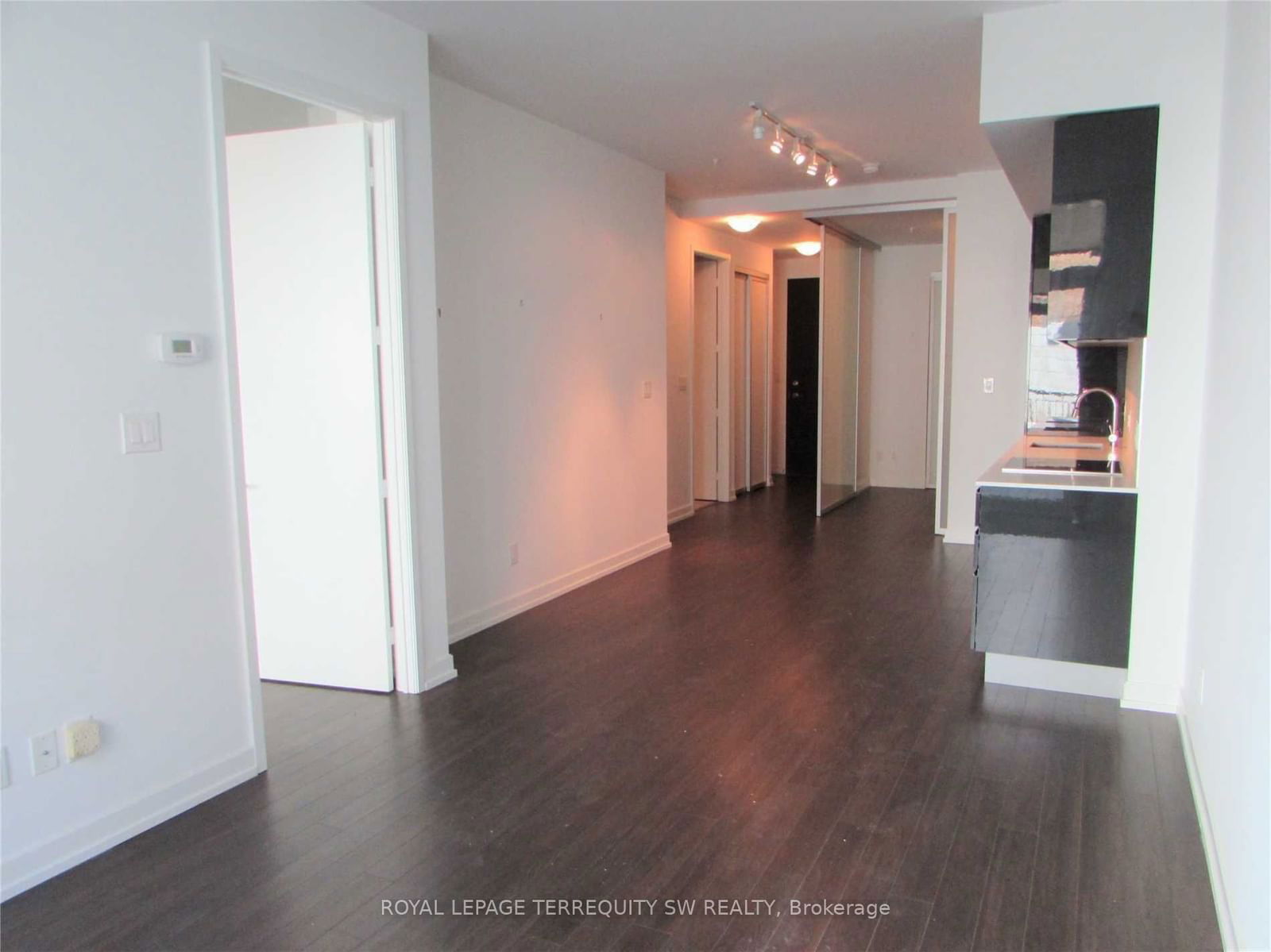 377 Madison Ave, unit 111 for rent - image #3