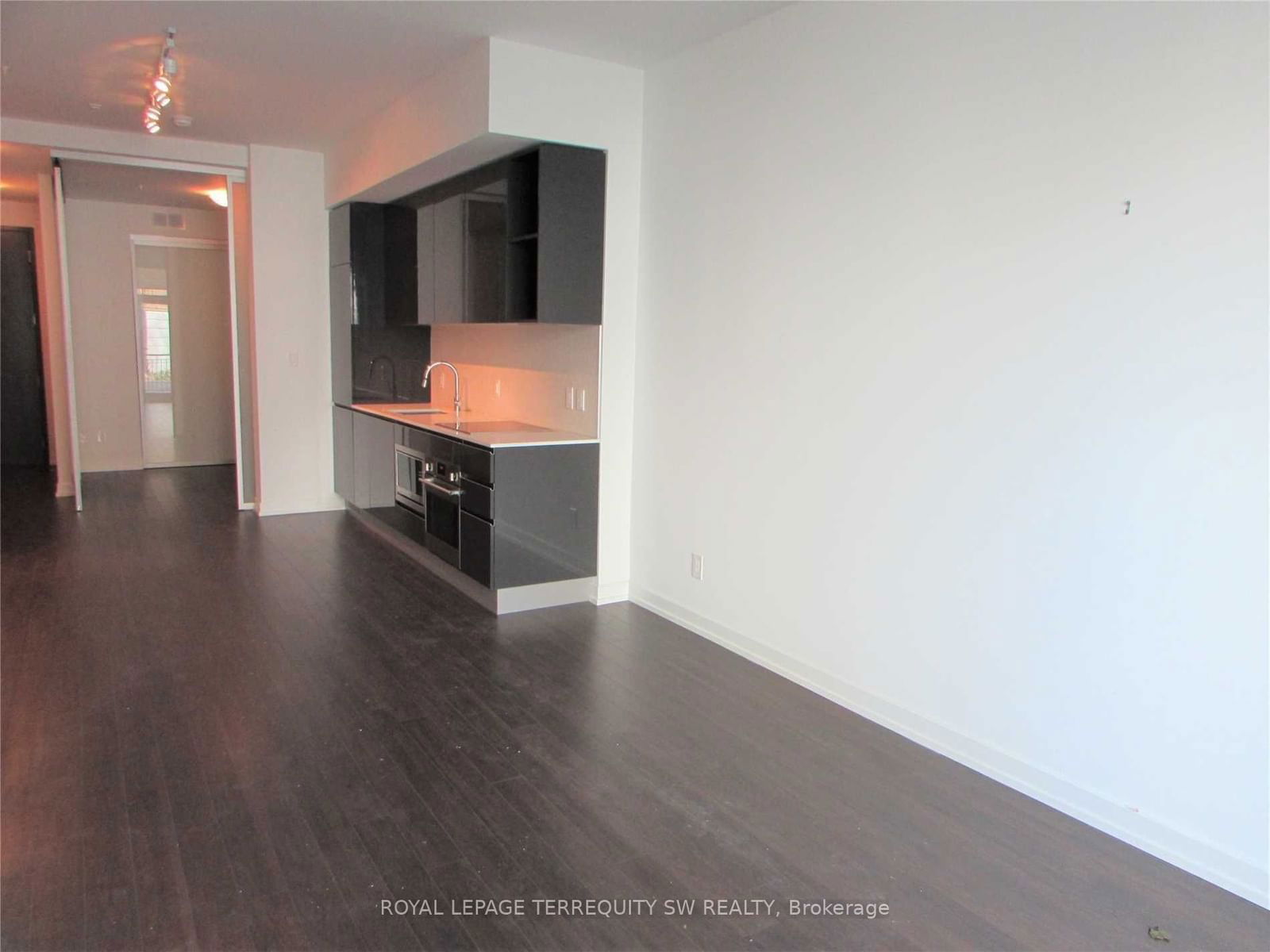 377 Madison Ave, unit 111 for rent