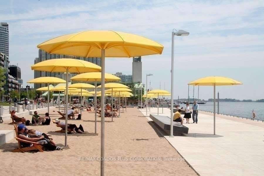 230 Queens Quay W, unit 1027 for sale - image #19