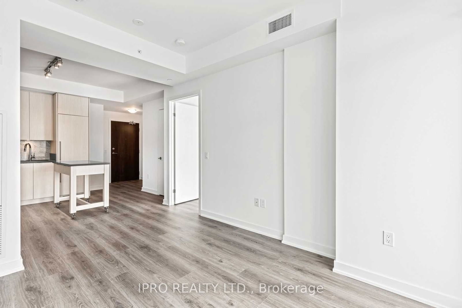 38 Iannuzzi St, unit 1213 for rent - image #6