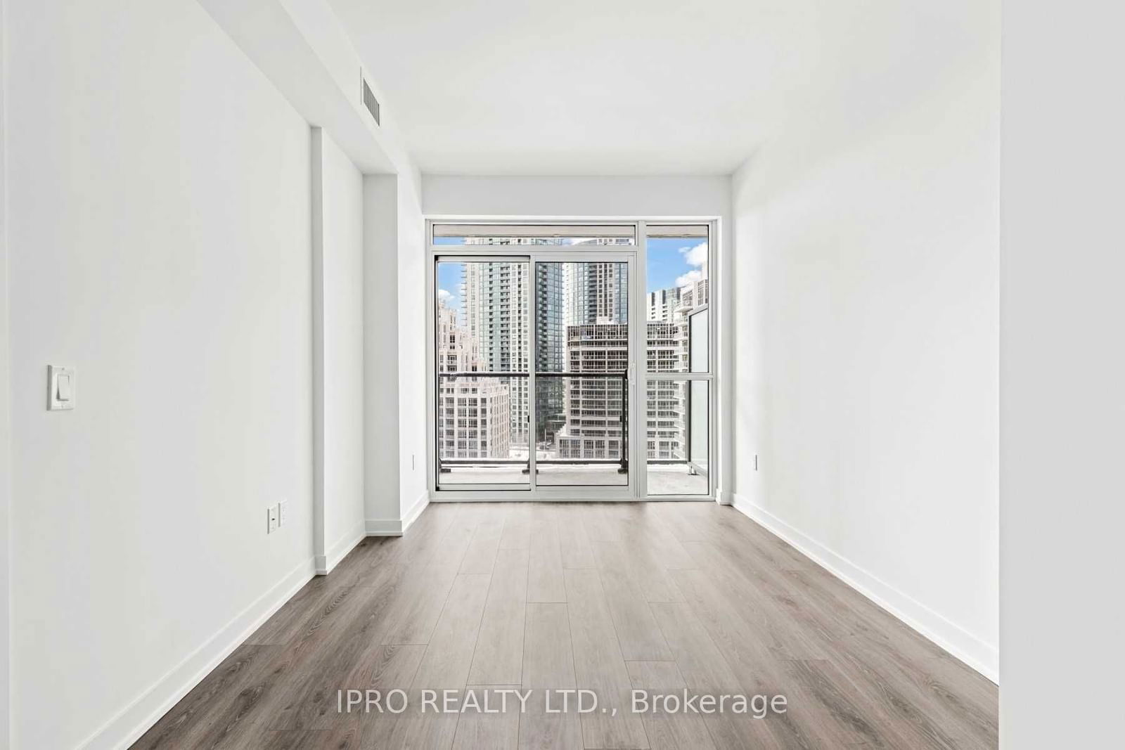 38 Iannuzzi St, unit 1213 for rent - image #8