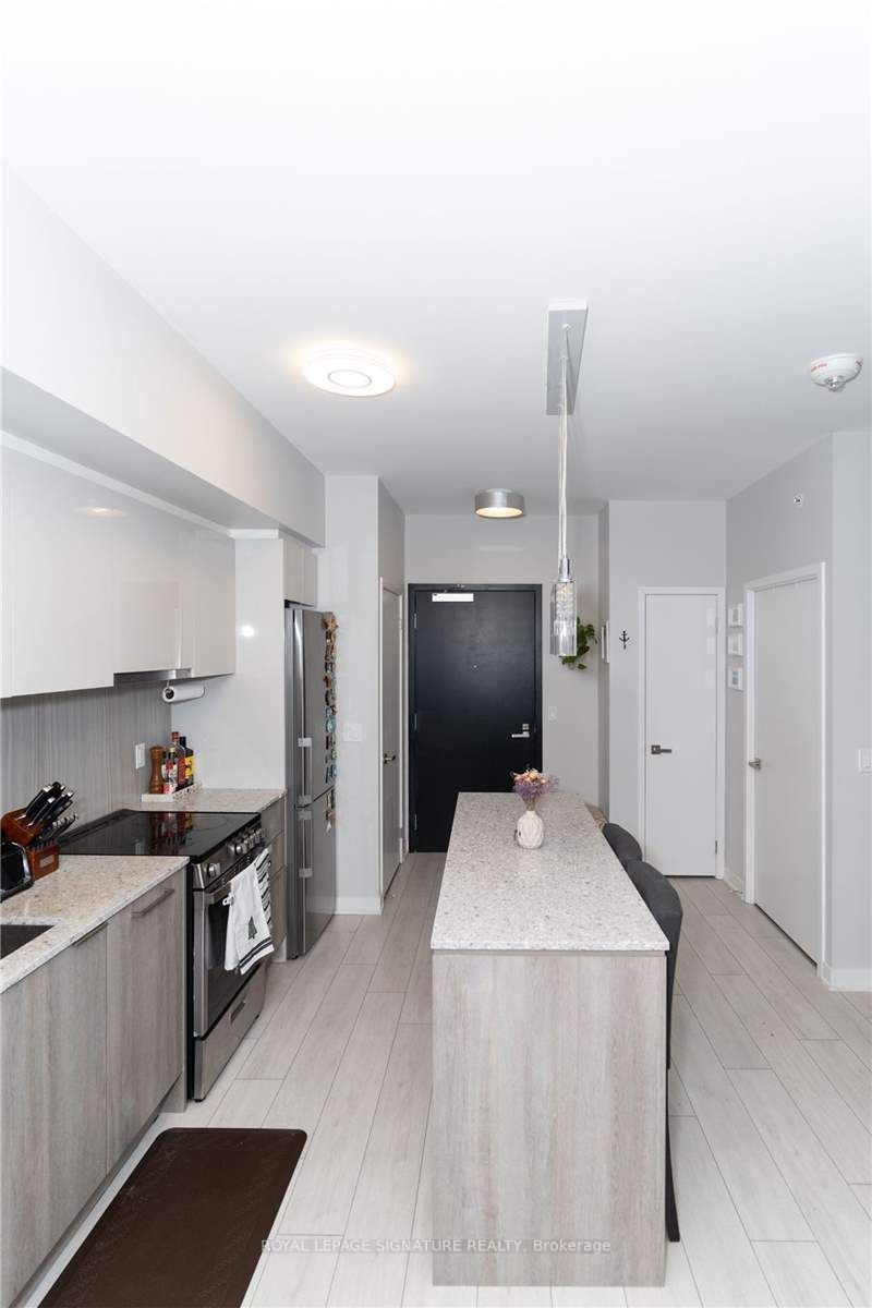 31 Tippett Rd, unit 1320 for rent - image #3