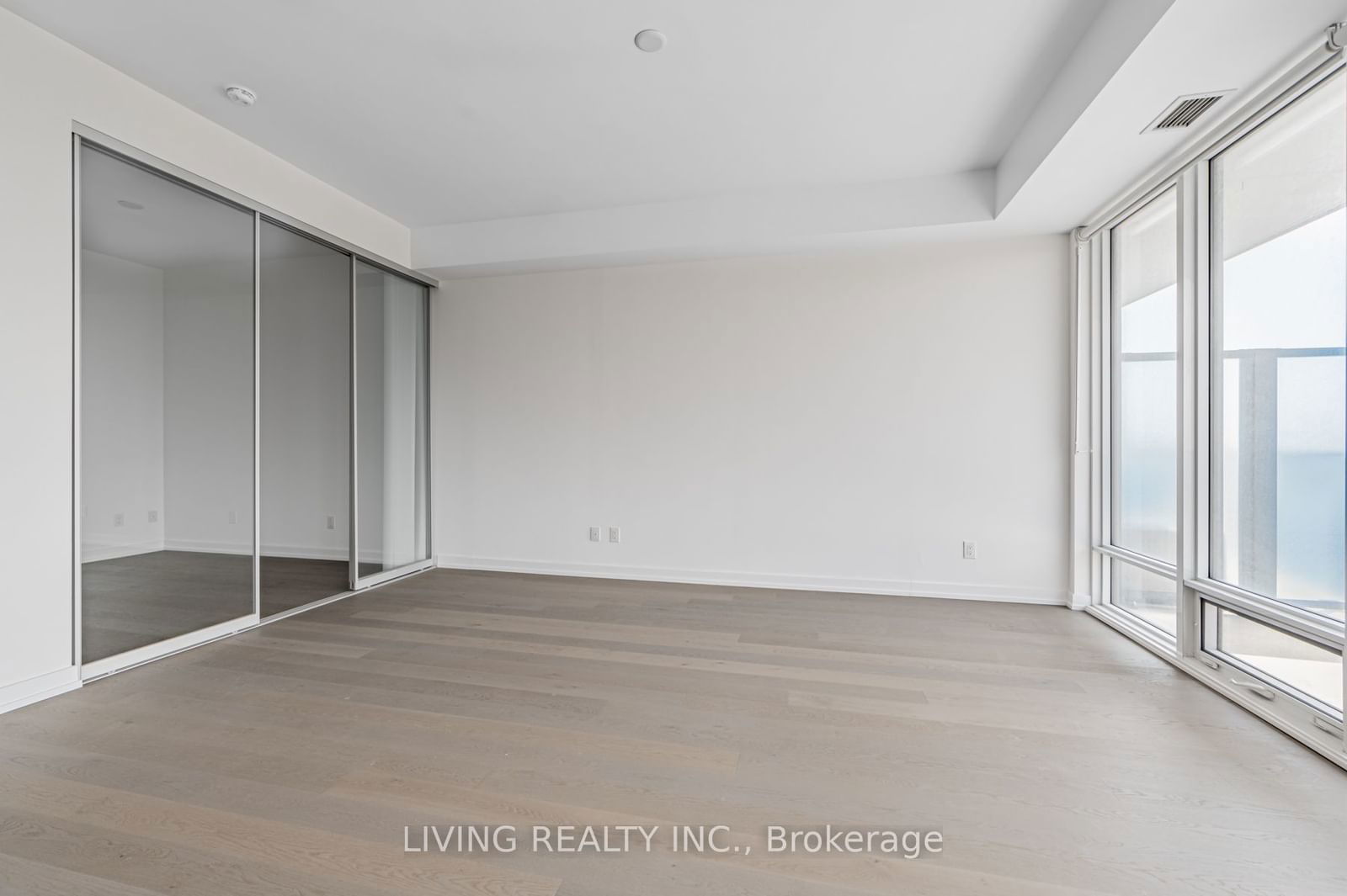 488 University Ave, unit 5408 for rent - image #8