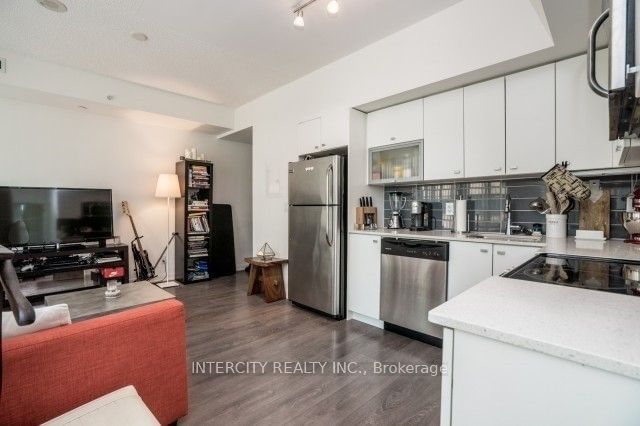 150 East Liberty St, unit 304 for sale - image #3