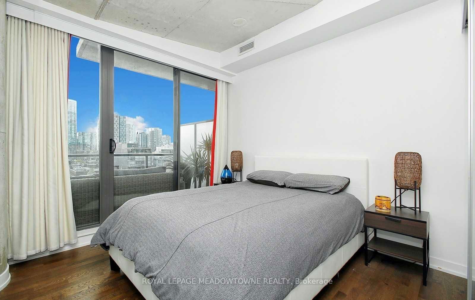 560 King St W, unit 1010 for rent - image #12