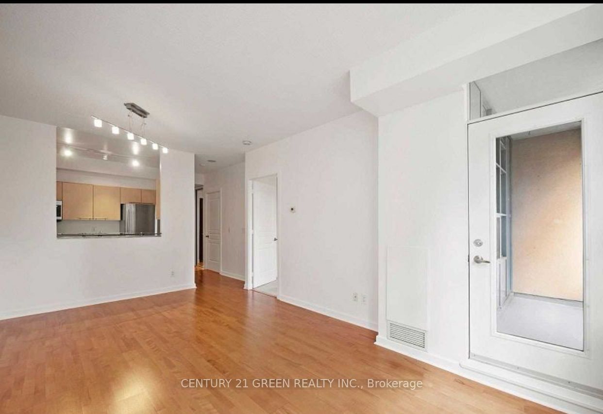 438 Richmond St W, unit 819 for rent - image #10