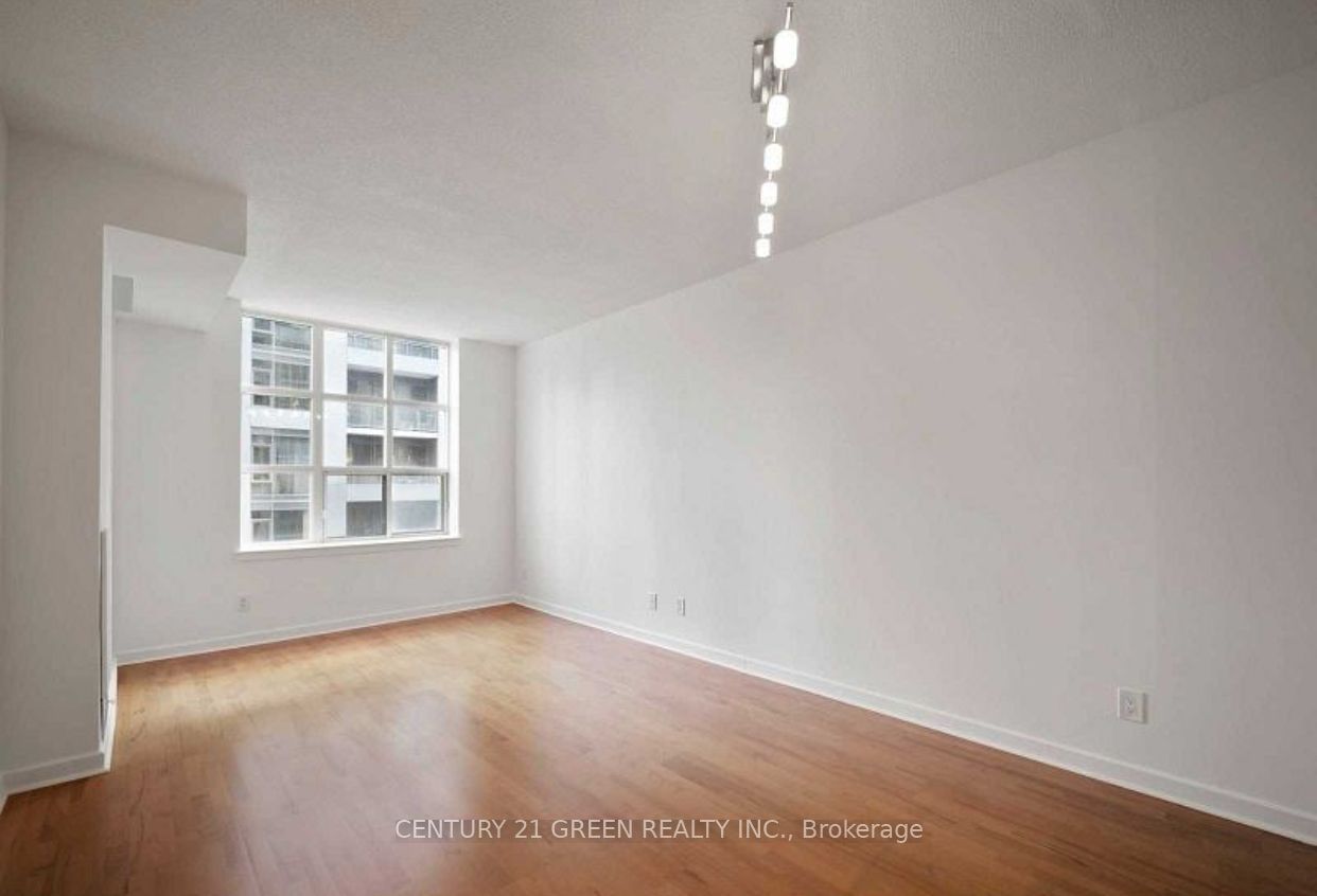 438 Richmond St W, unit 819 for rent - image #11