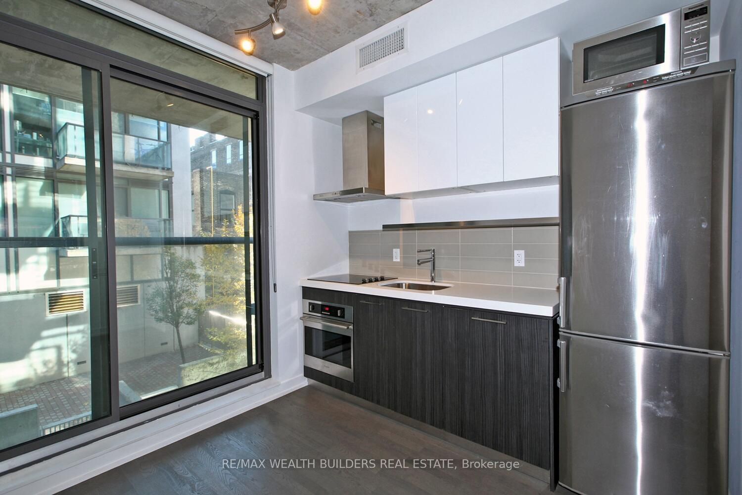 461 Adelaide St W, unit 237 for rent - image #14