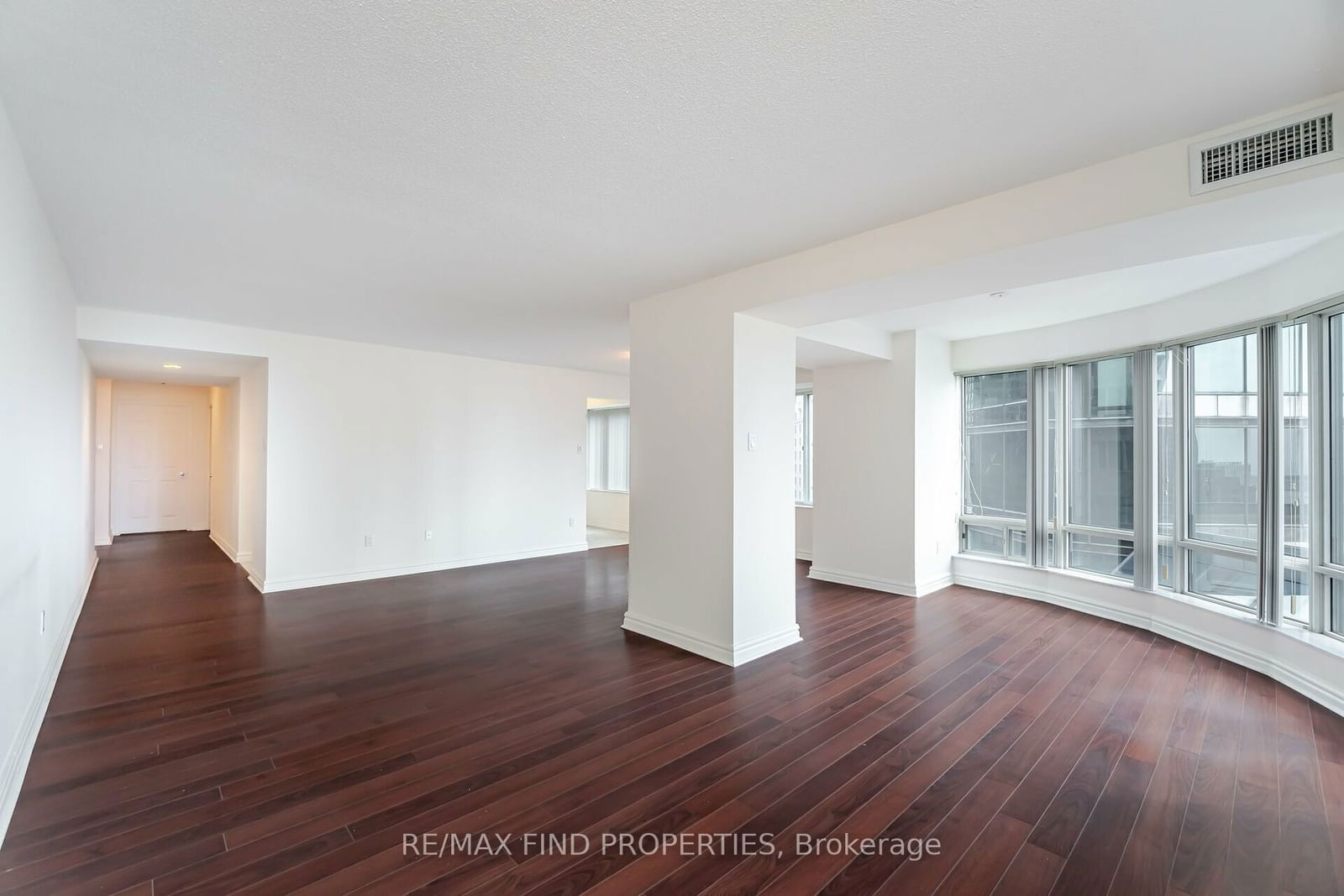 33 University Ave, unit 2303 for sale