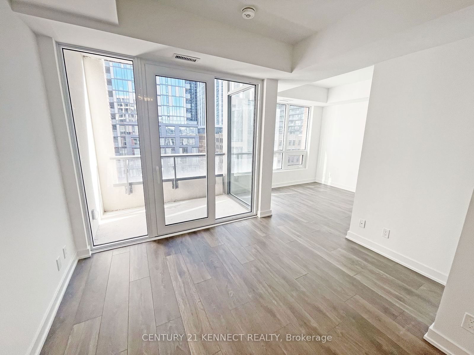 108 Peter St, unit 1215 for rent - image #4