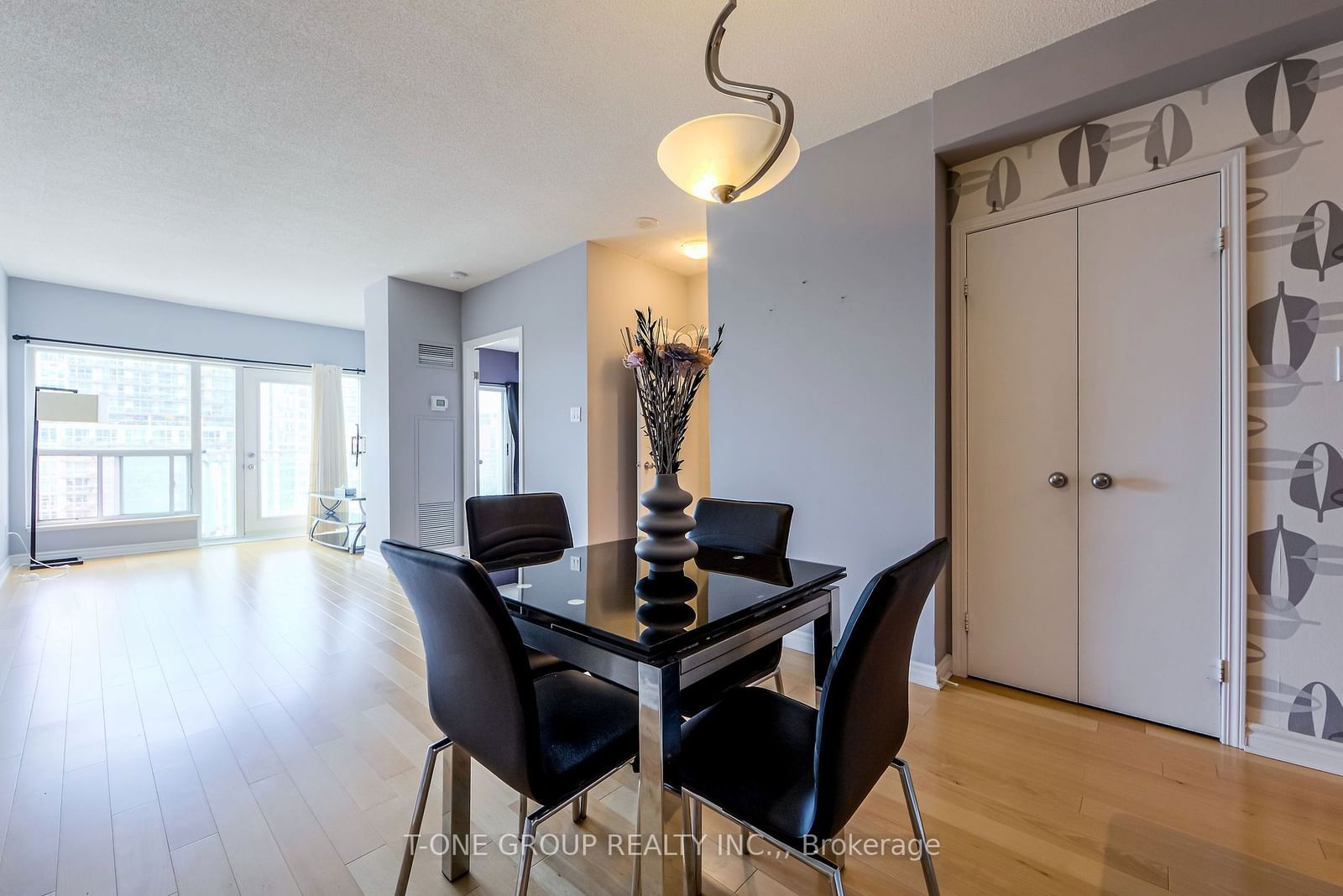 600 Queens Quay W, unit 1031 for rent