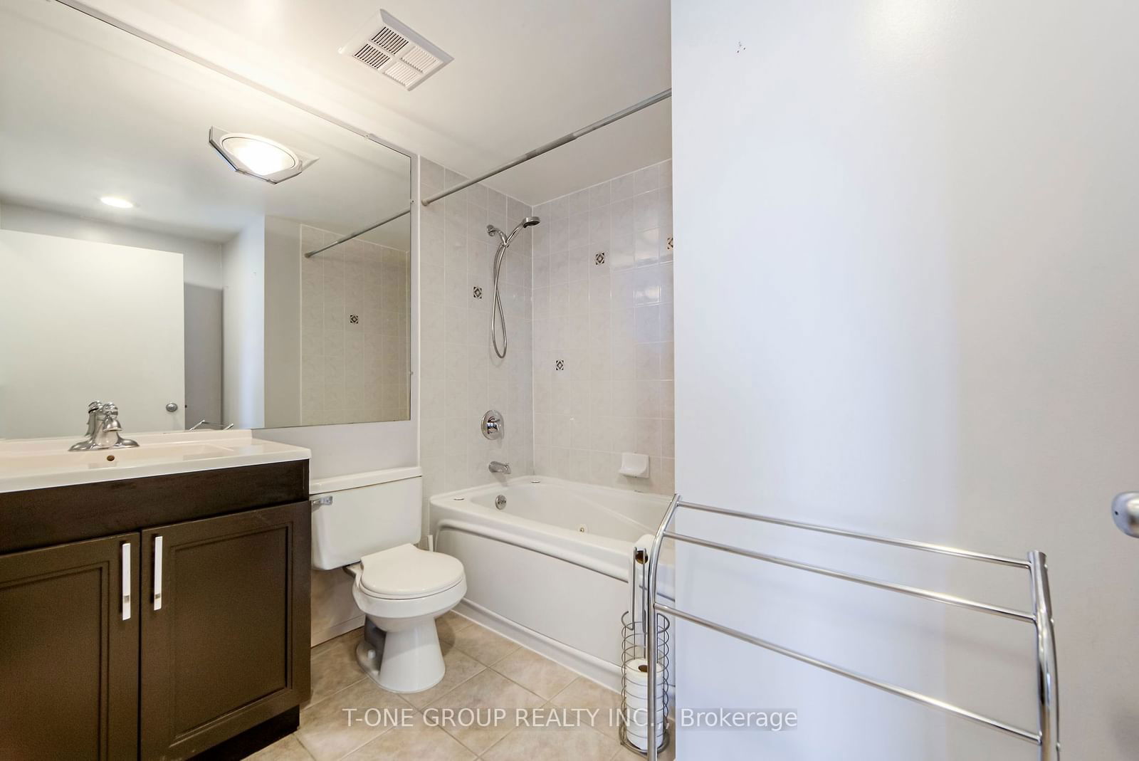 600 Queens Quay W, unit 1031 for rent