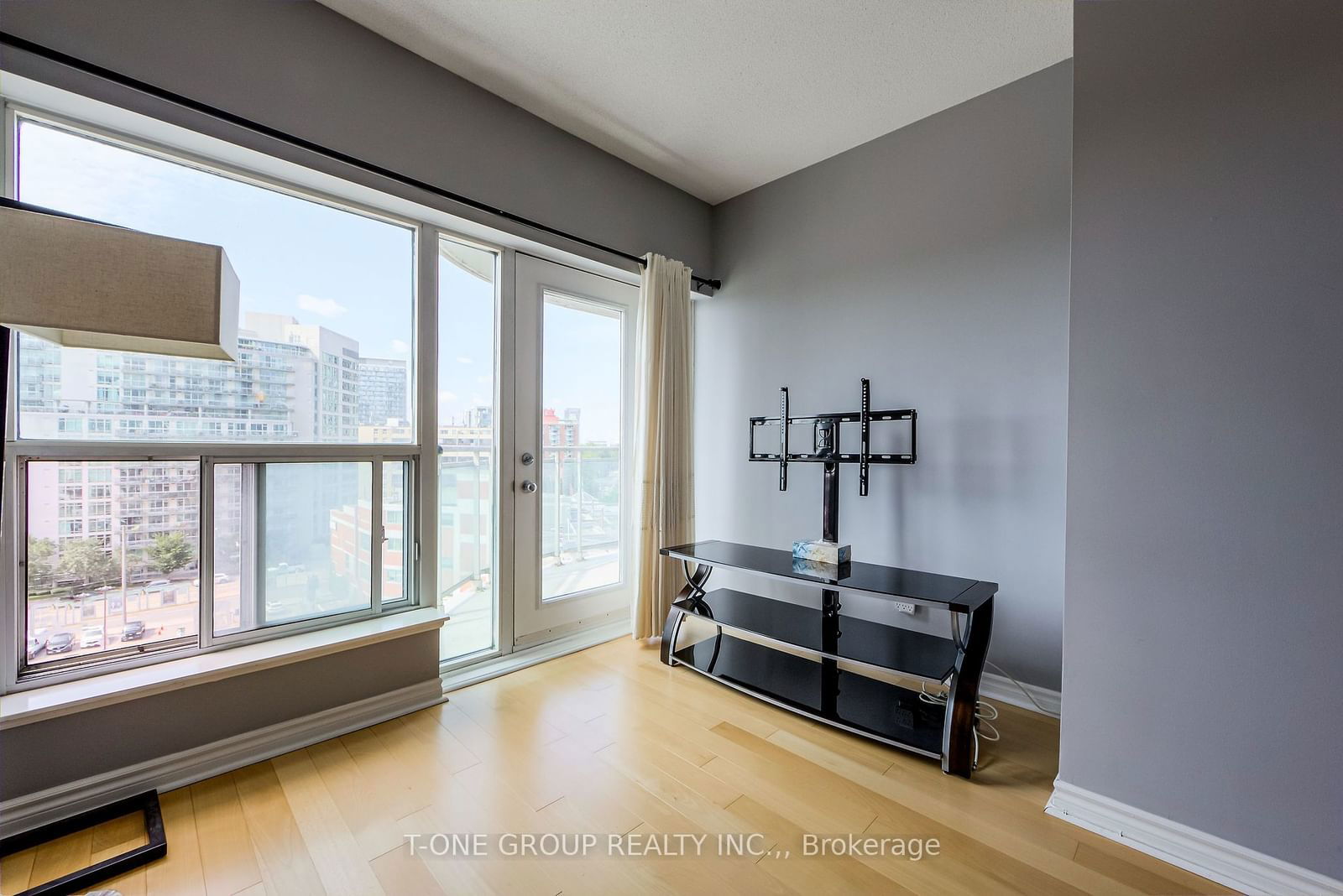 600 Queens Quay W, unit 1031 for rent