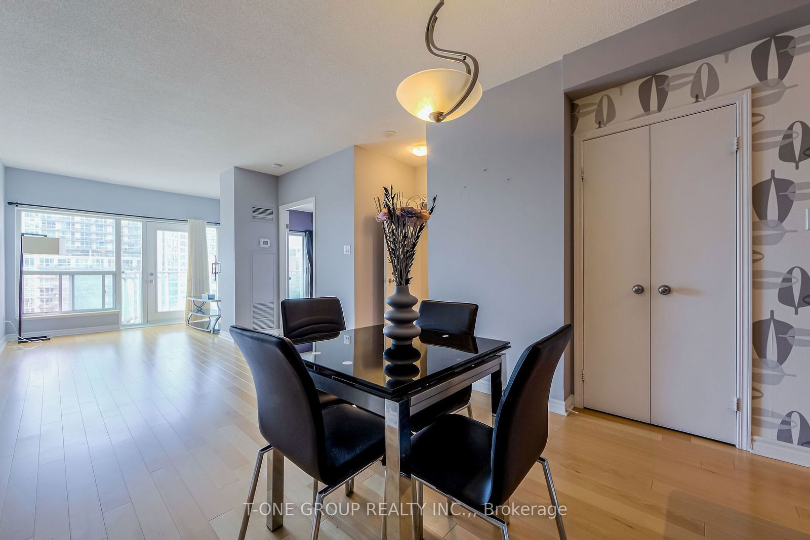 600 Queens Quay W, unit 1031 for rent