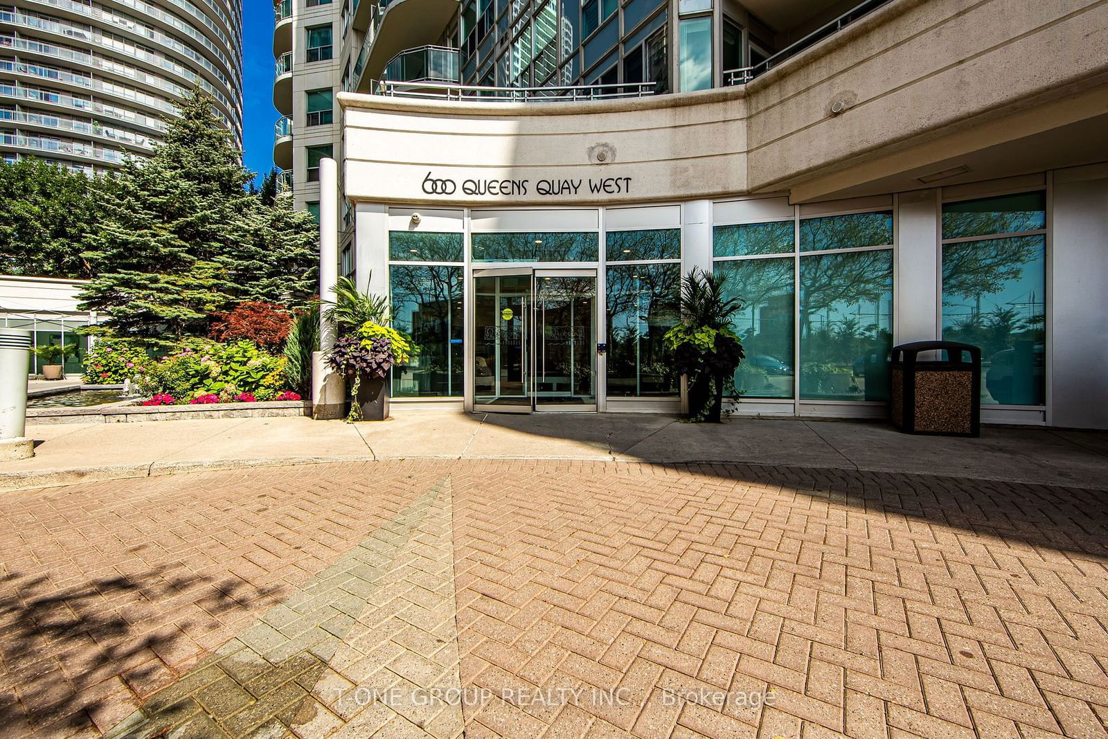 600 Queens Quay W, unit 1031 for rent