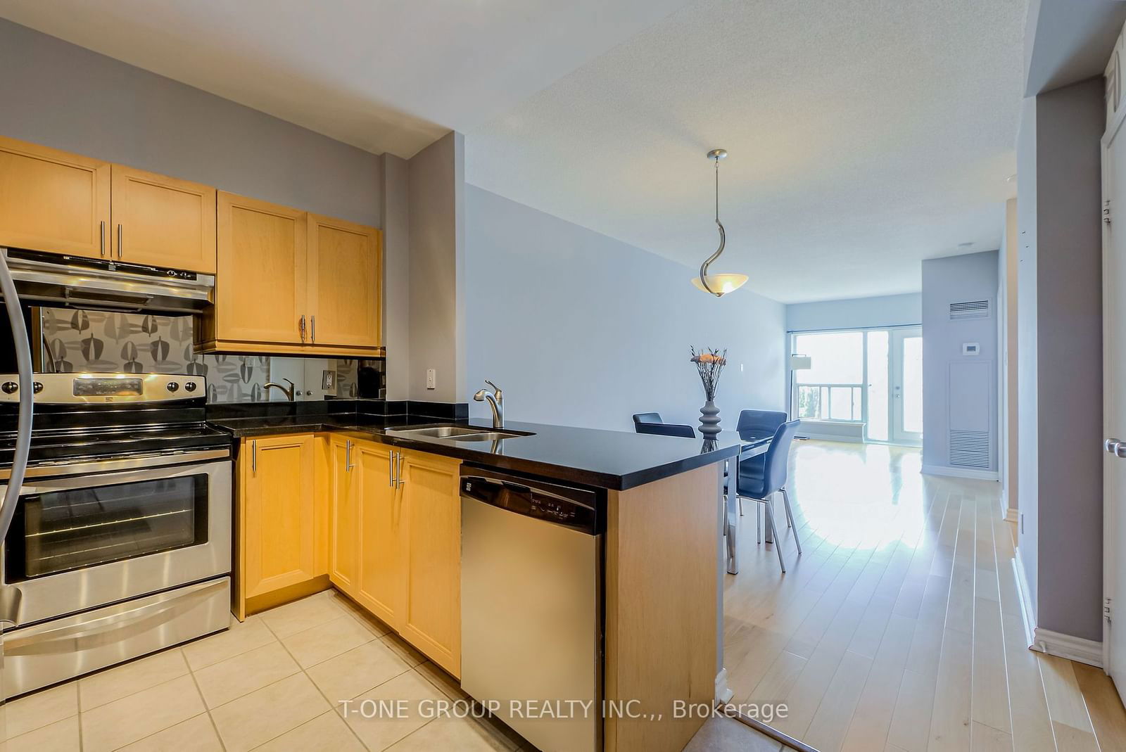 600 Queens Quay W, unit 1031 for rent