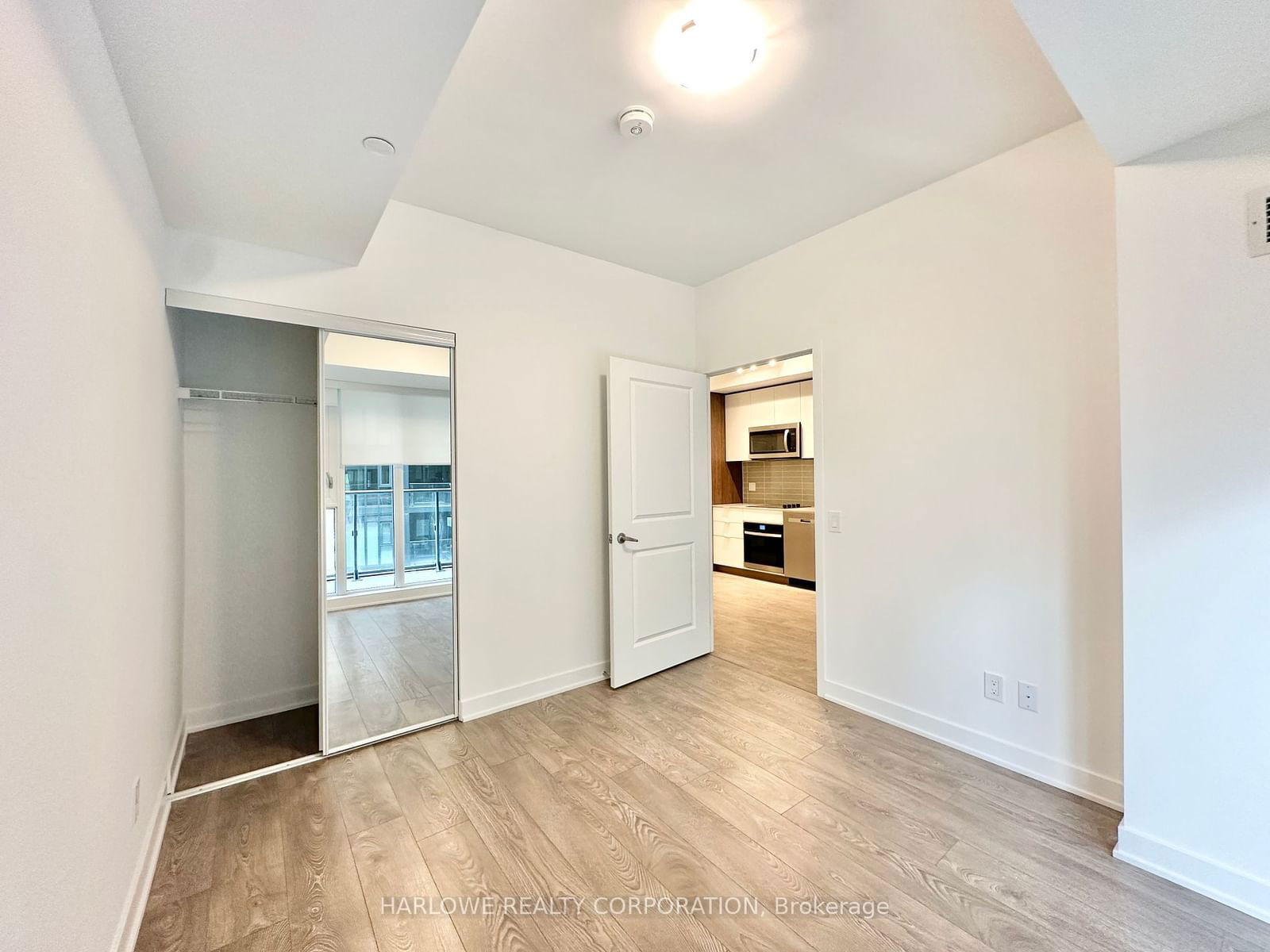 543 Richmond St W, unit 820 for rent