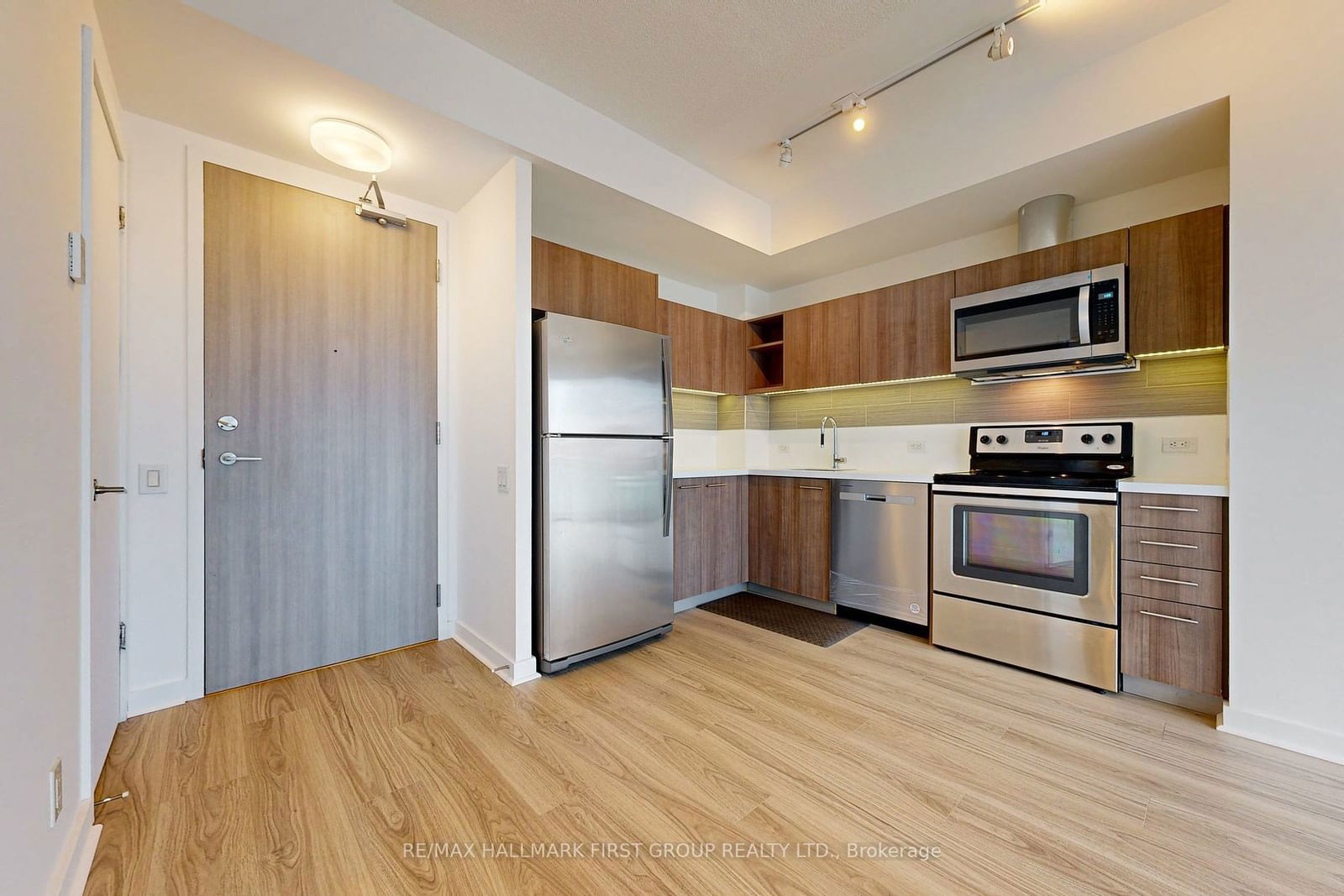 390 Cherry St, unit 1304 for rent - image #4