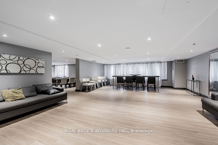 1369 Bloor St W, unit 1113 for sale