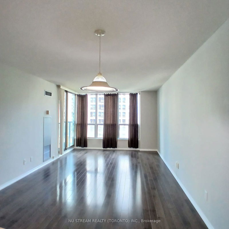 750 Bay St, unit 810 for rent - image #1