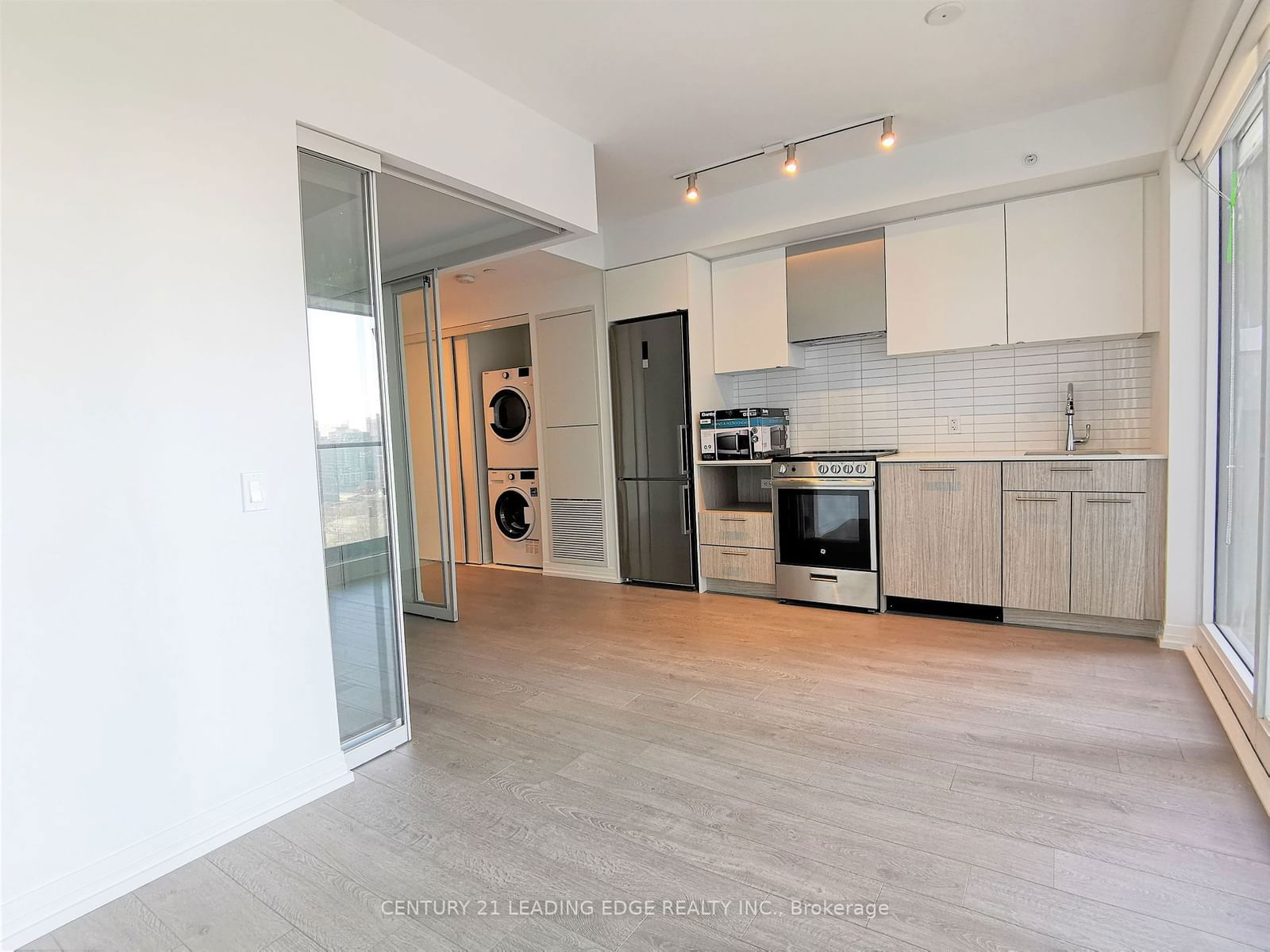 251 Jarvis St, unit 1816 for rent - image #5