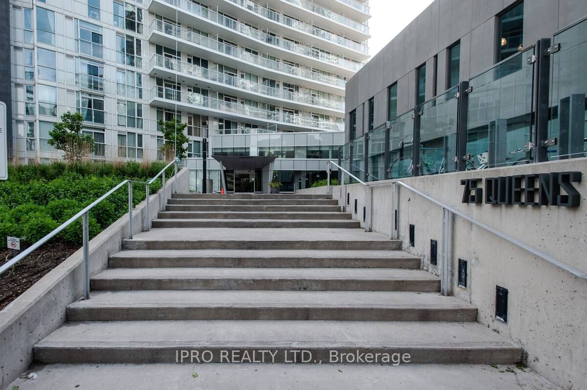 75 Queens Wharf Rd, unit 307 for rent