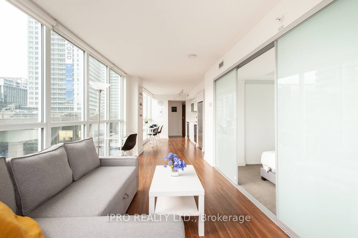 75 Queens Wharf Rd, unit 307 for rent