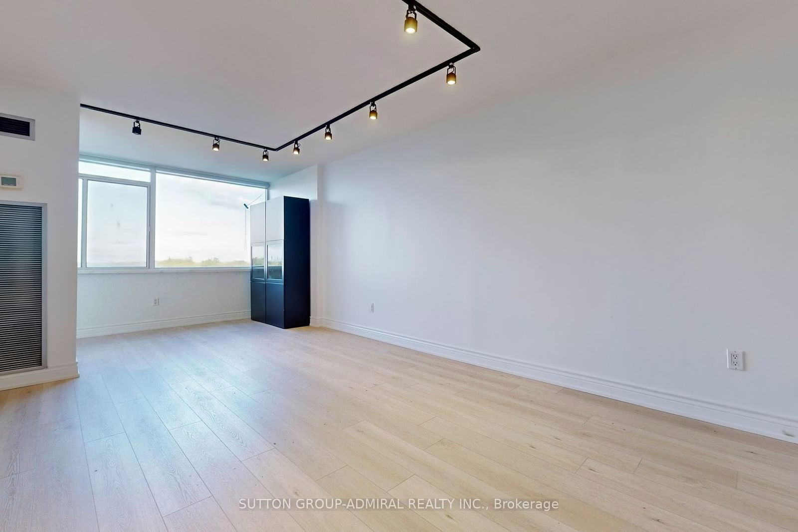 3000 Bathurst St, unit 707 for sale