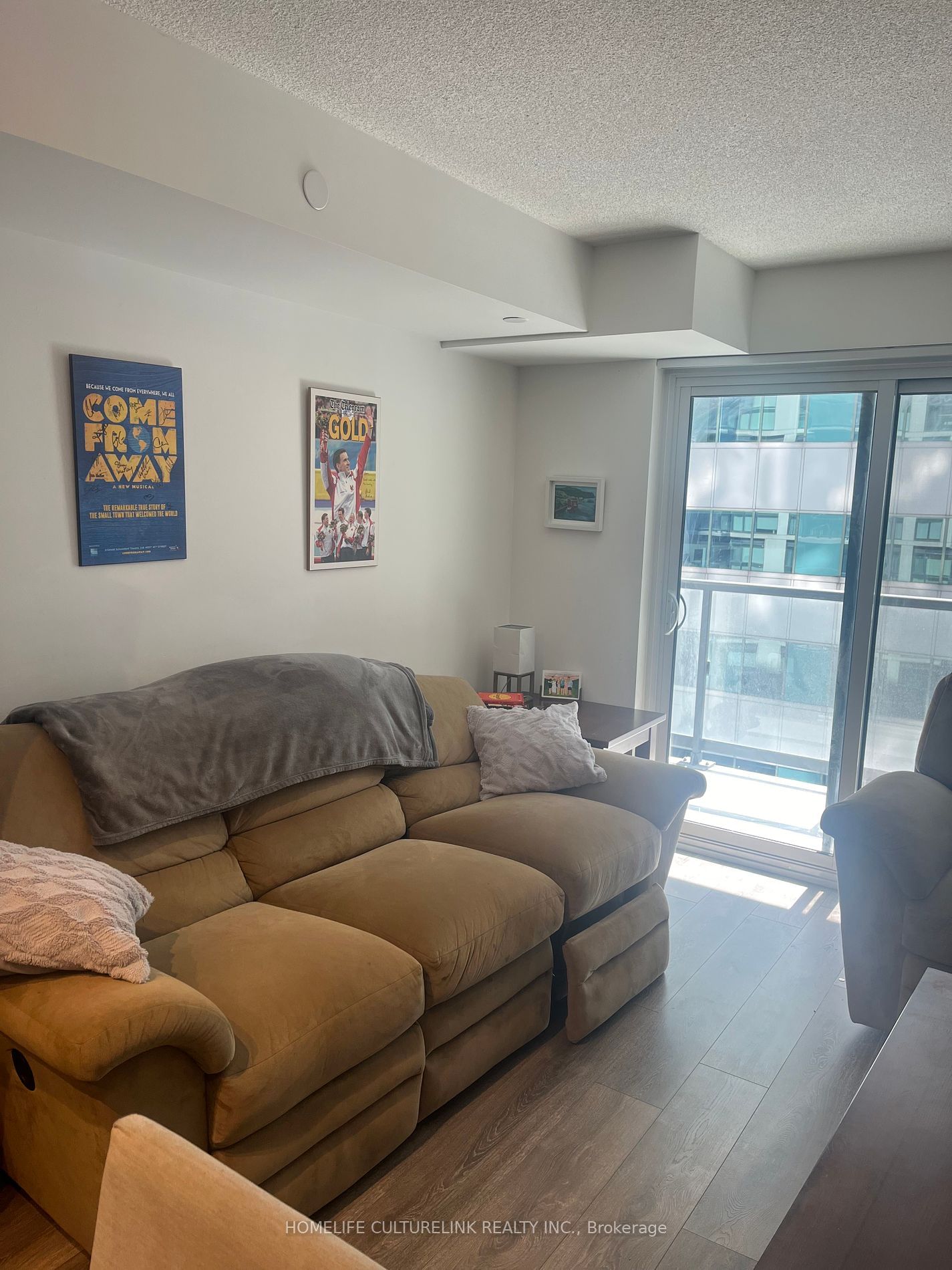 87 Peter St, unit 901 for rent - image #2