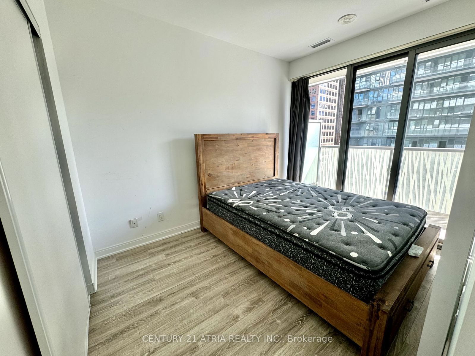 50 Charles St E, unit 901 for rent - image #12