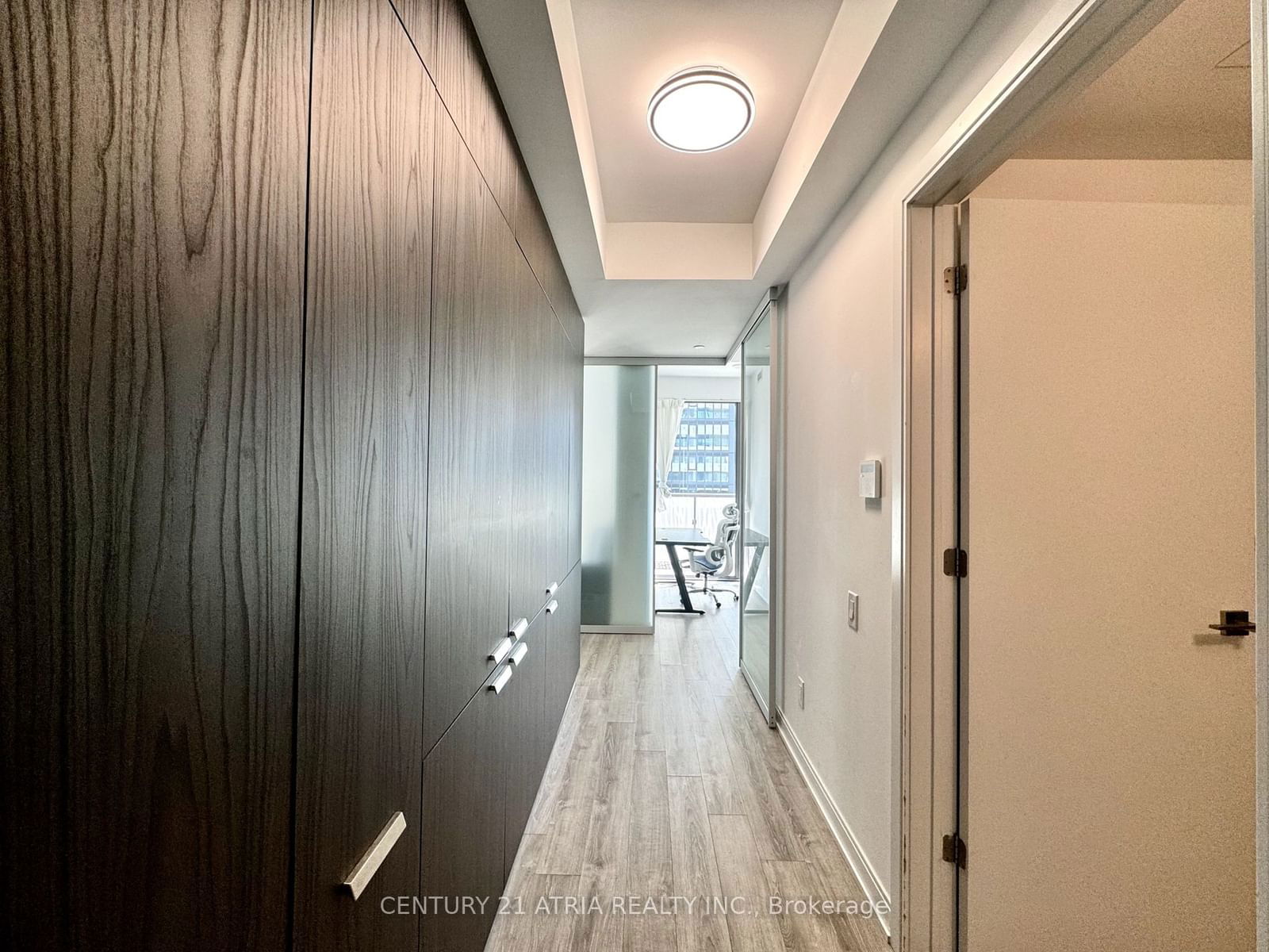 50 Charles St E, unit 901 for rent - image #4